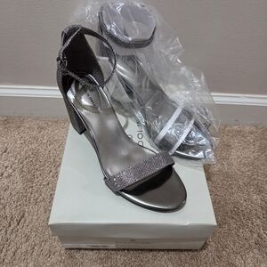 Bandolino Metallic Silver Glitter Block Heel Sandals